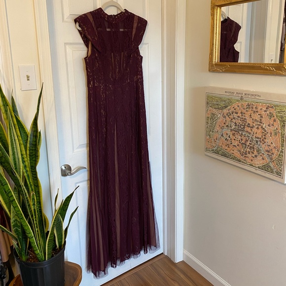BCBGMaxAzria Dresses & Skirts - BCBGMAXAZRIA Striped Floral-Lace Gown. Size 12.